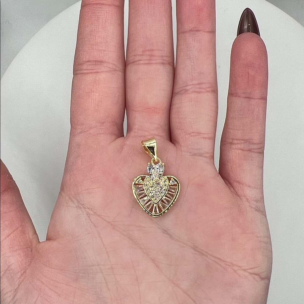 1387. 18k Gold Plated Heart Pendant With Crystal Accents 18k Gold Plated Chain - Picture 8 of 10